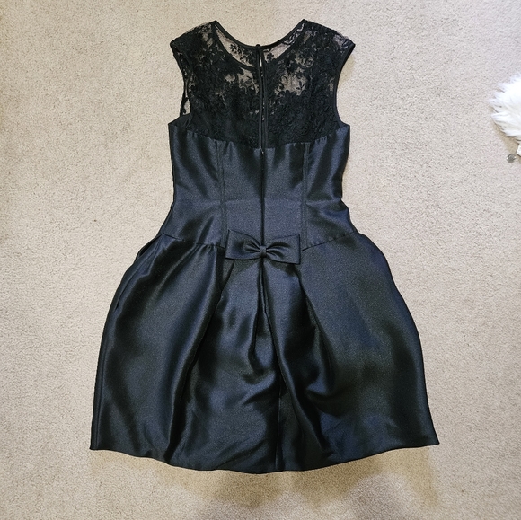 Vera Wang Size 6 Corset Style Black Dress - Picture 2 of 2